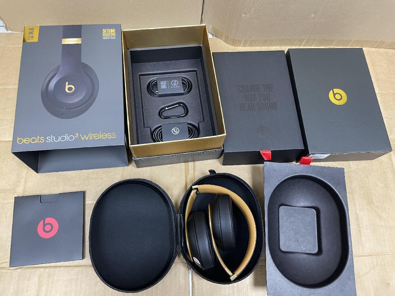 Beats Studio3 Wireless Headphones product detail 8