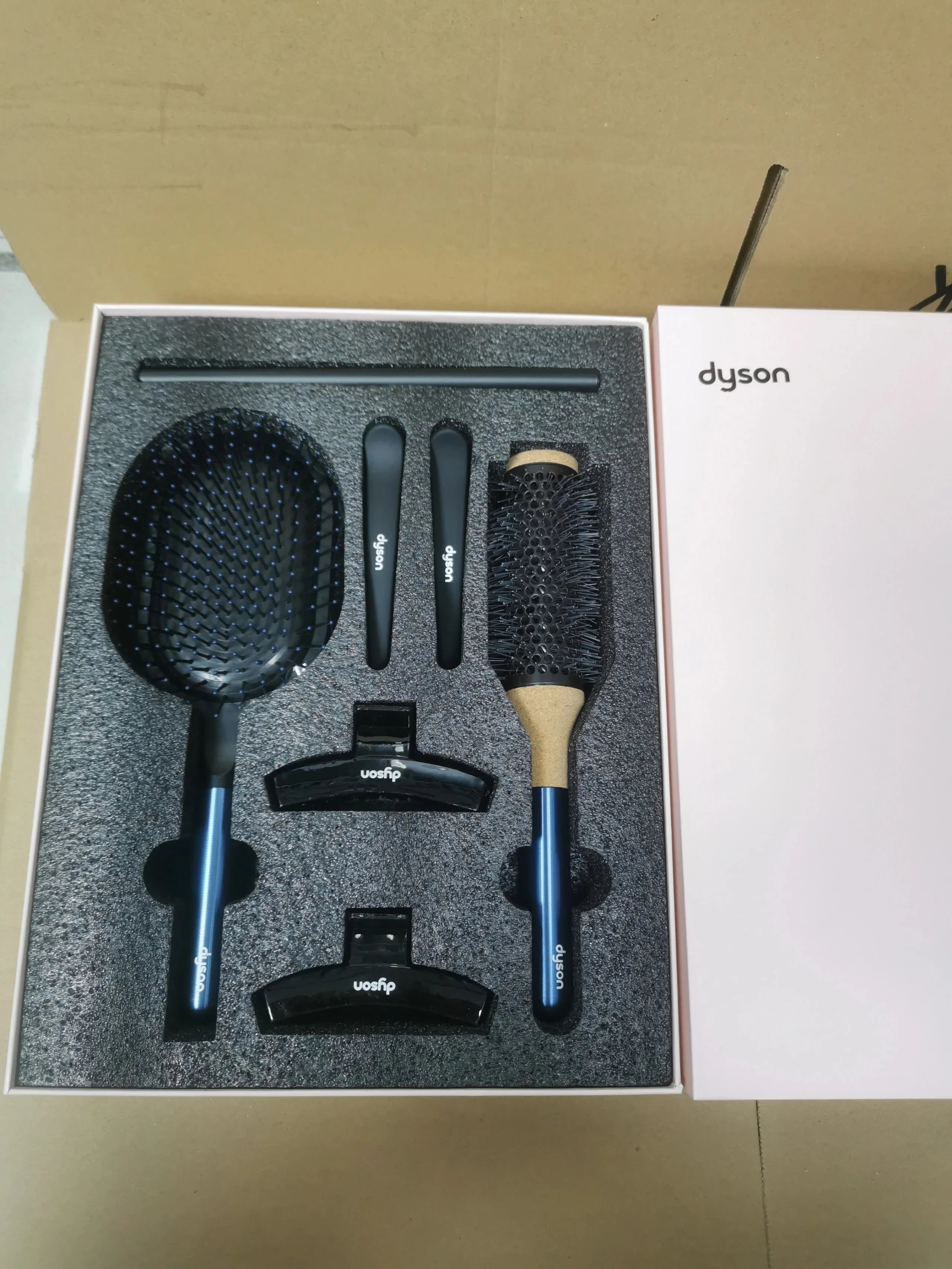 Dyson Hair Brush Set product detail 3
