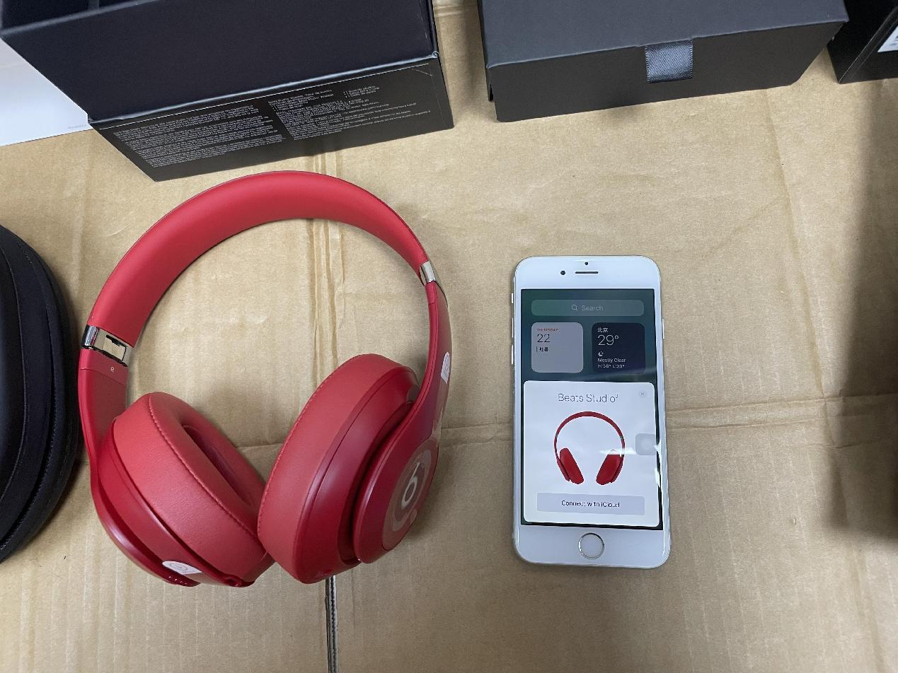Beats Studio3 Wireless Headphones product detail 1