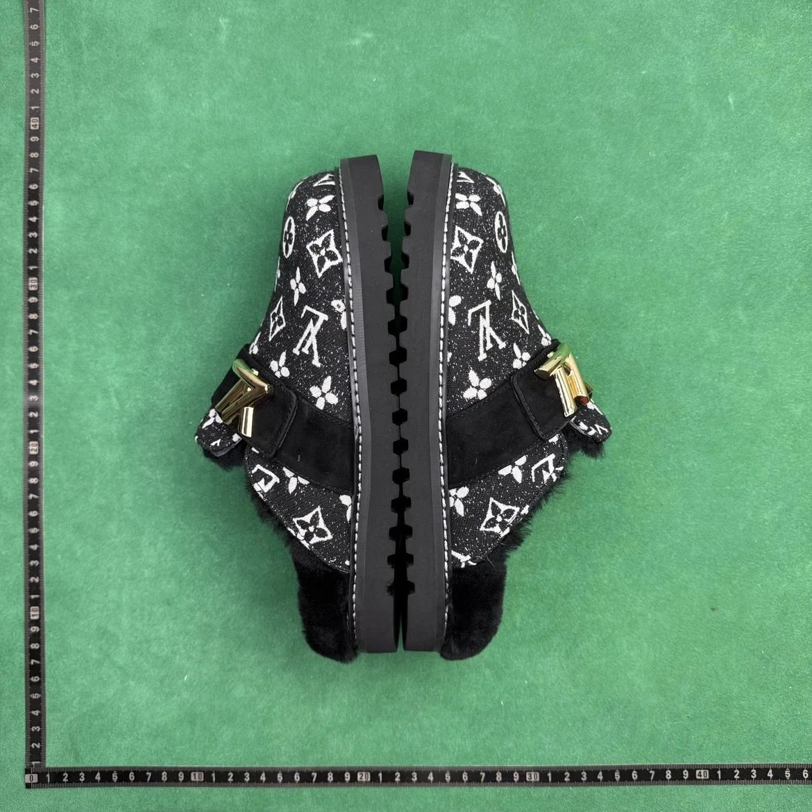 LV
shoes product detail 2
