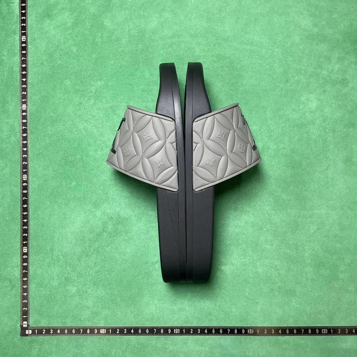 LV
shoes product detail 4