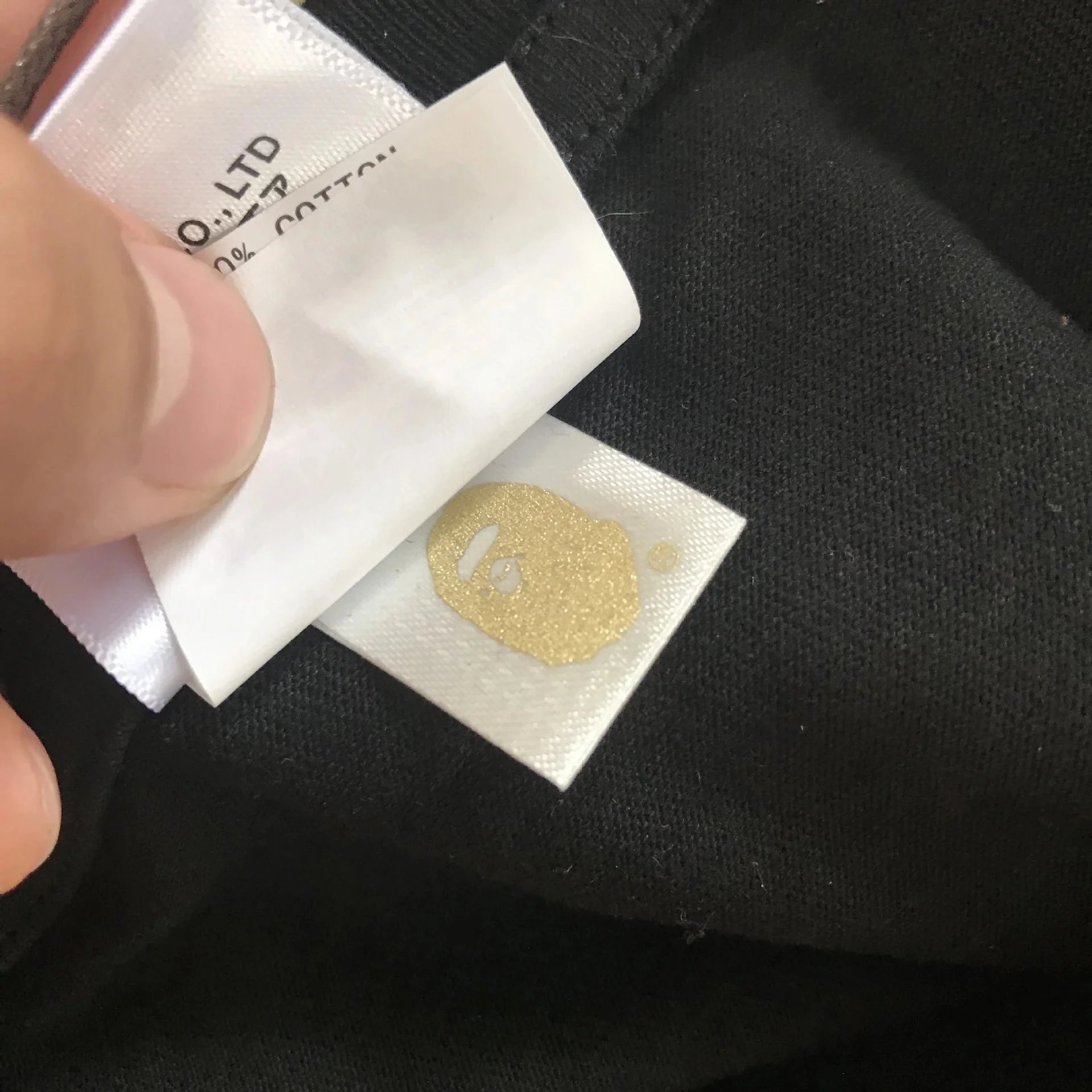 A Bathing Ape Graphic Tee product detail 3