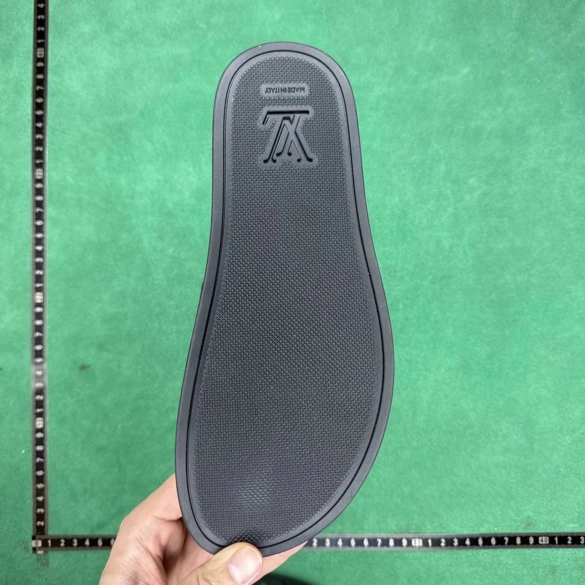 LV
shoes product detail 7