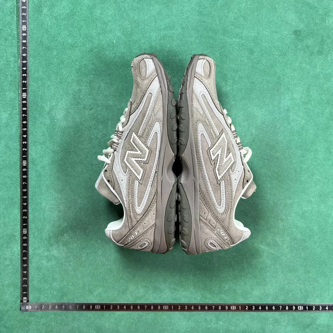New Balance Sneakers product detail 4