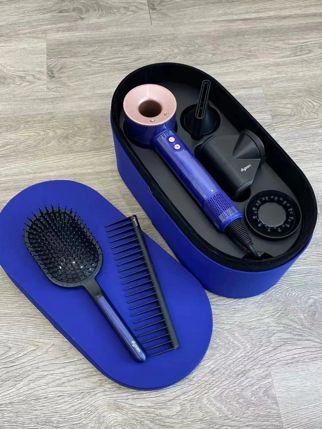 Dyson HD08 Giftbox Dryer product detail 12