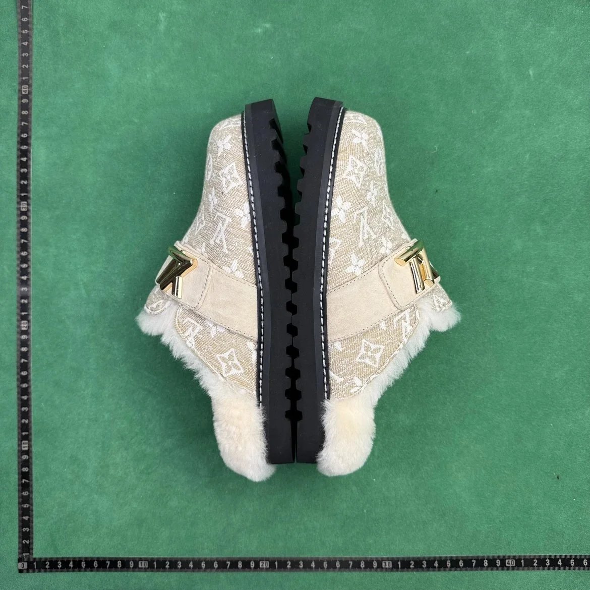 LV
shoes product detail 3