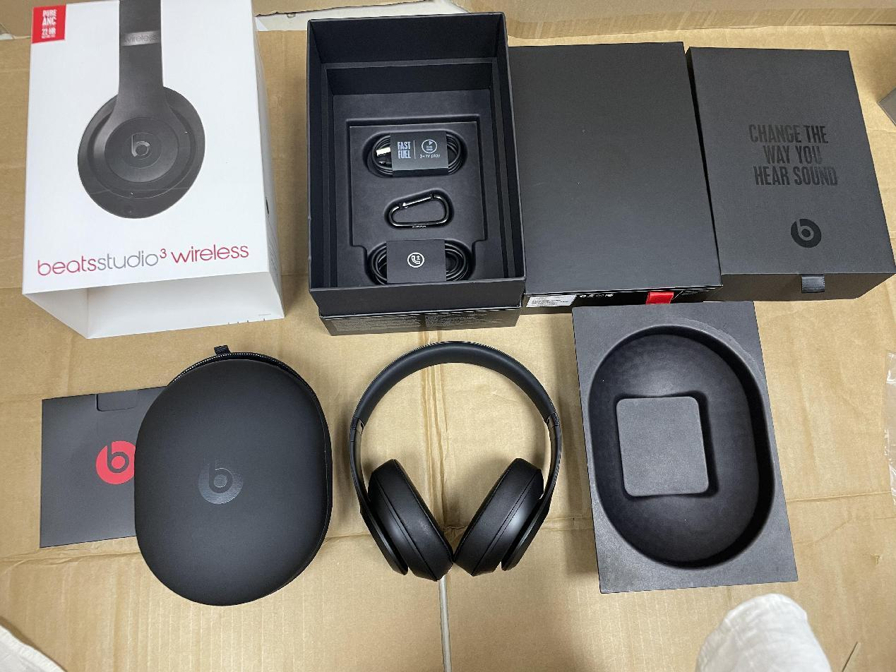 Beats Studio3 Wireless Headphones product detail 11