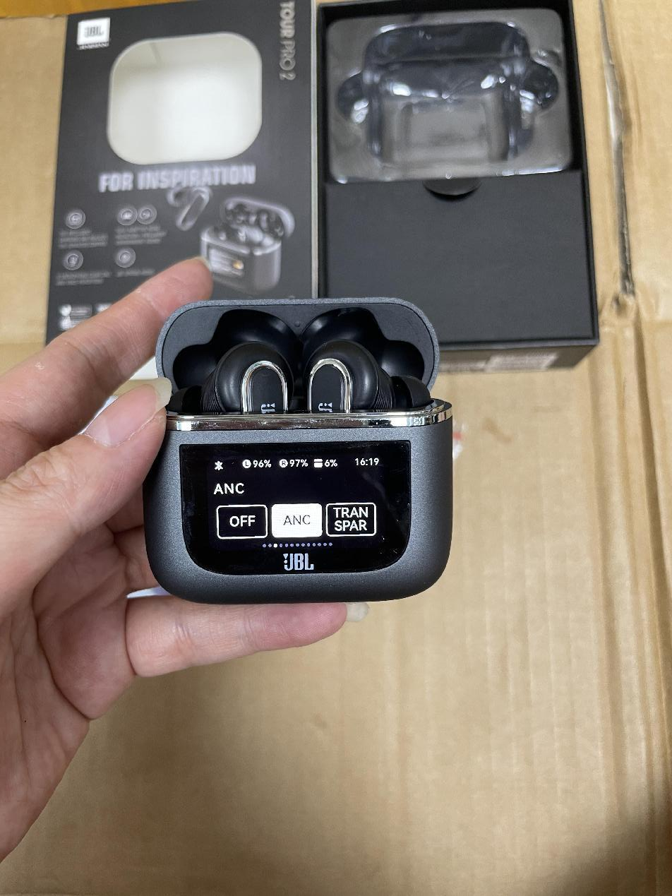 JBL Tour Pro 2 Earbuds product detail 2