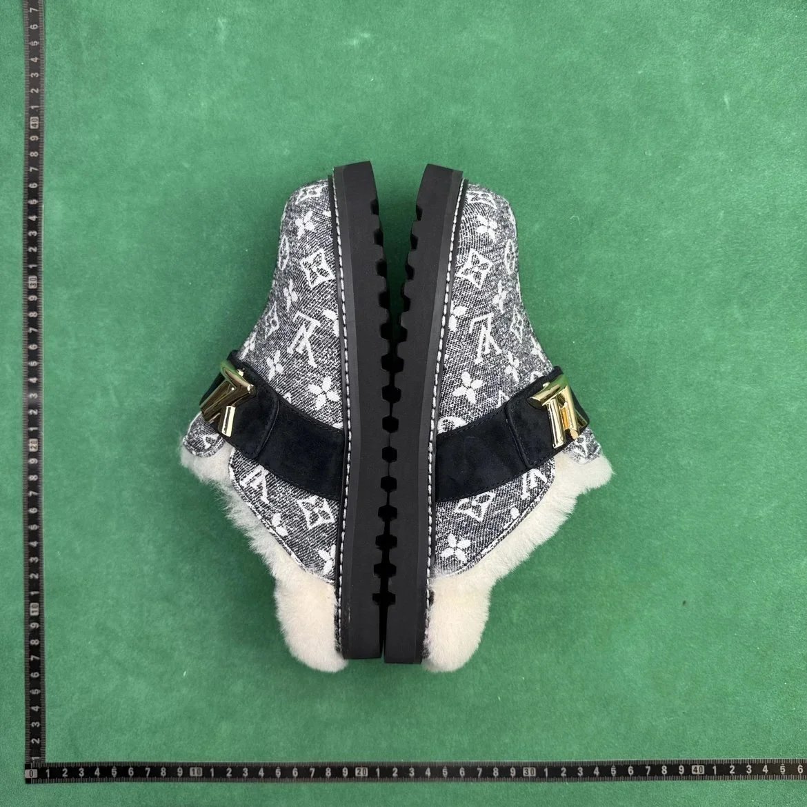 LV
shoes product detail 1