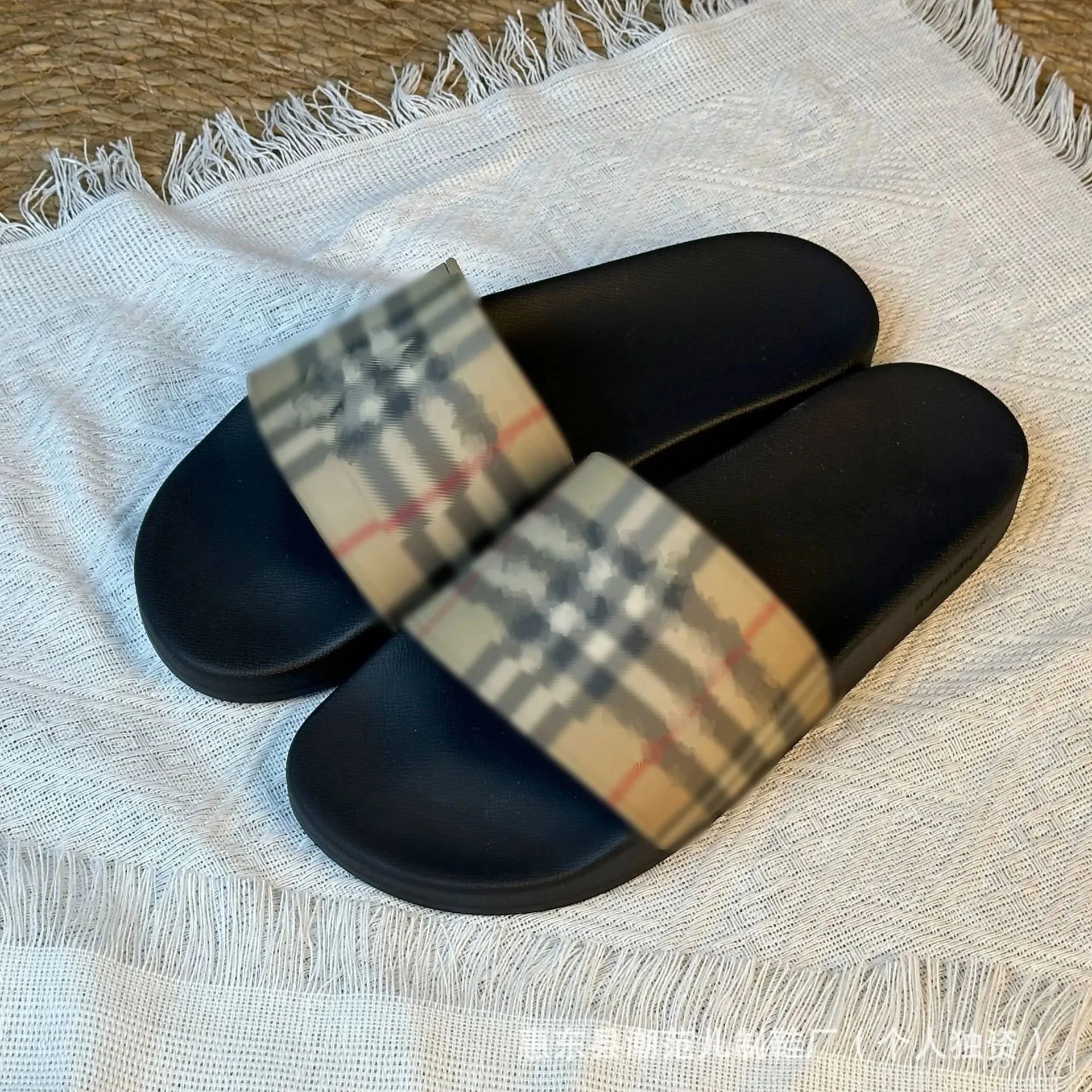 Plaid Slides Sandals product detail 4