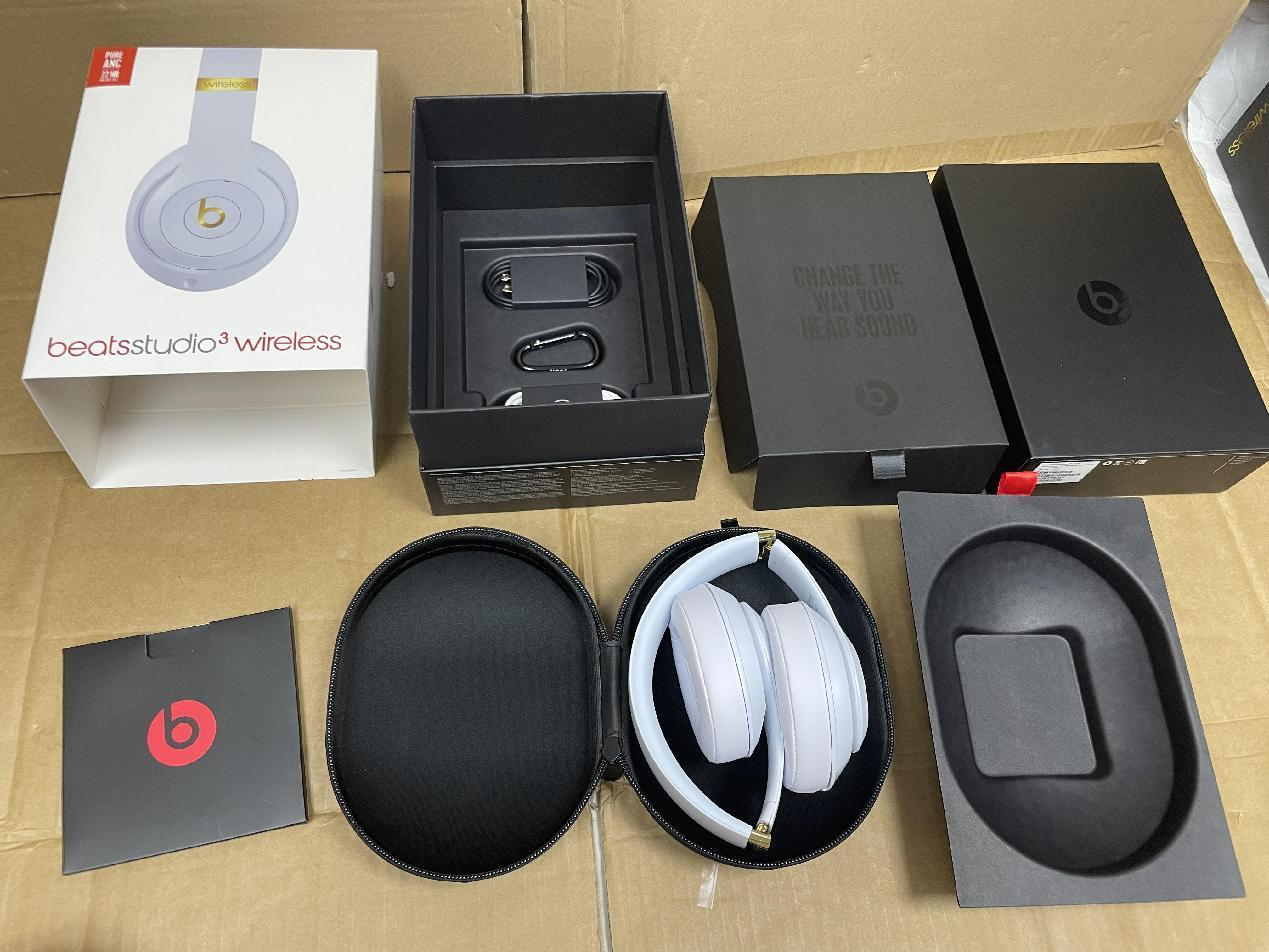 Beats Studio3 Wireless Headphones product detail 4