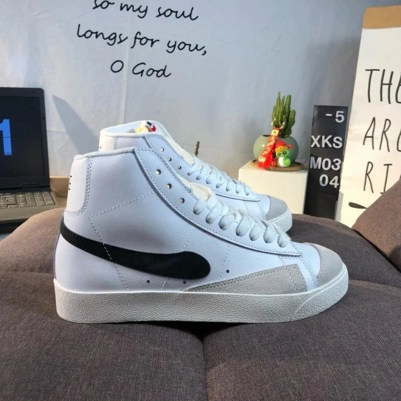 Nike Blazer Mid Sneakers