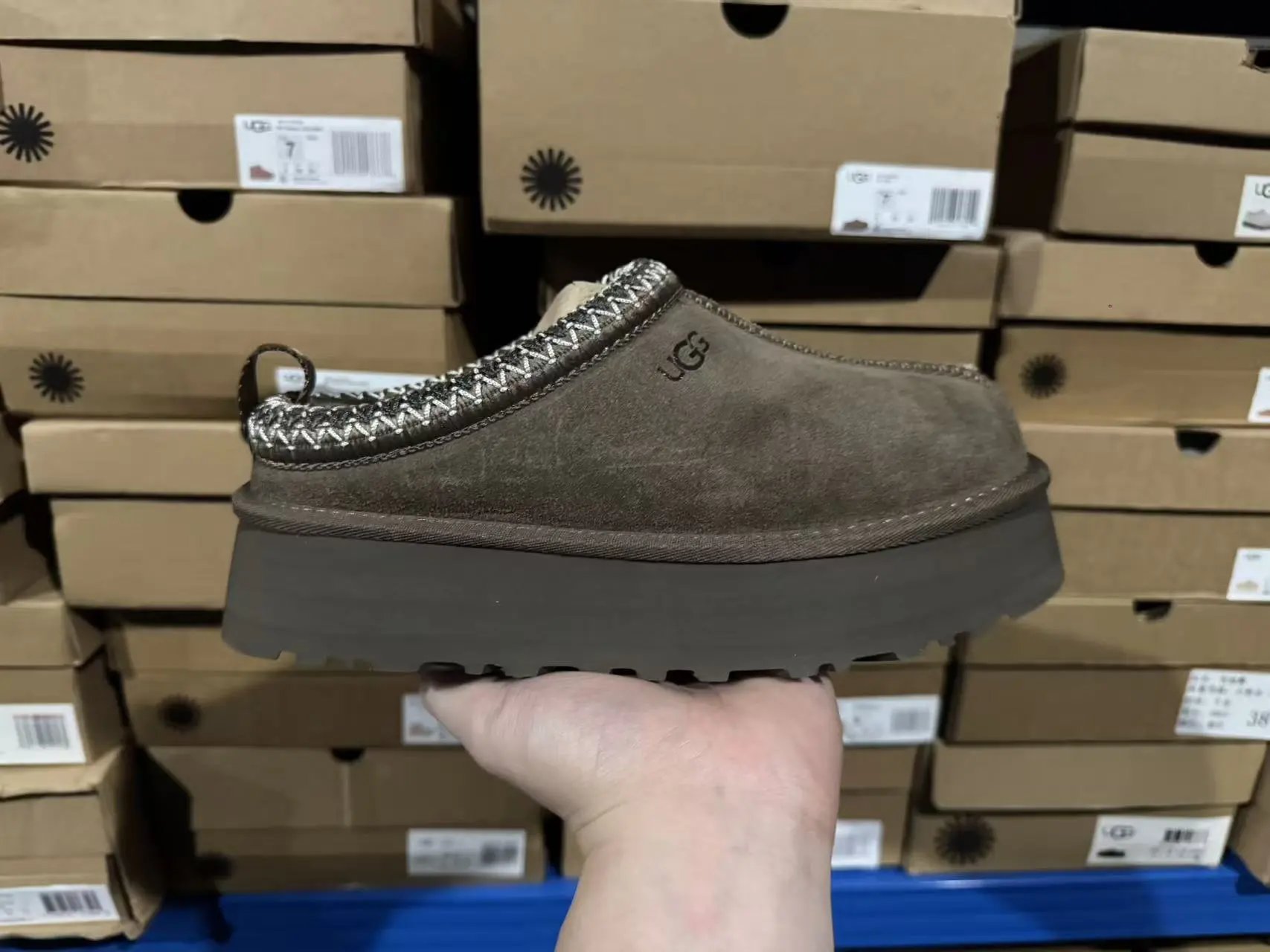 Snow boots UGG