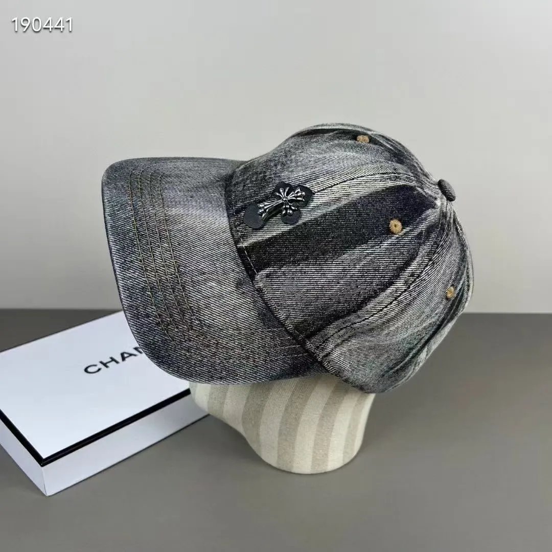 Gucci Hats Mixed baseball cap and bucket hat styles — 08