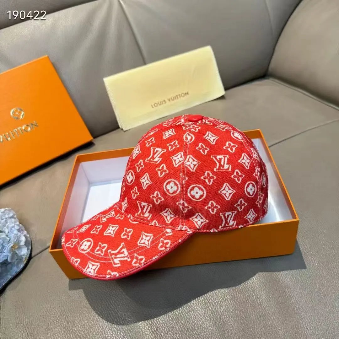 Gucci Hats Mixed baseball cap and bucket hat styles — 02