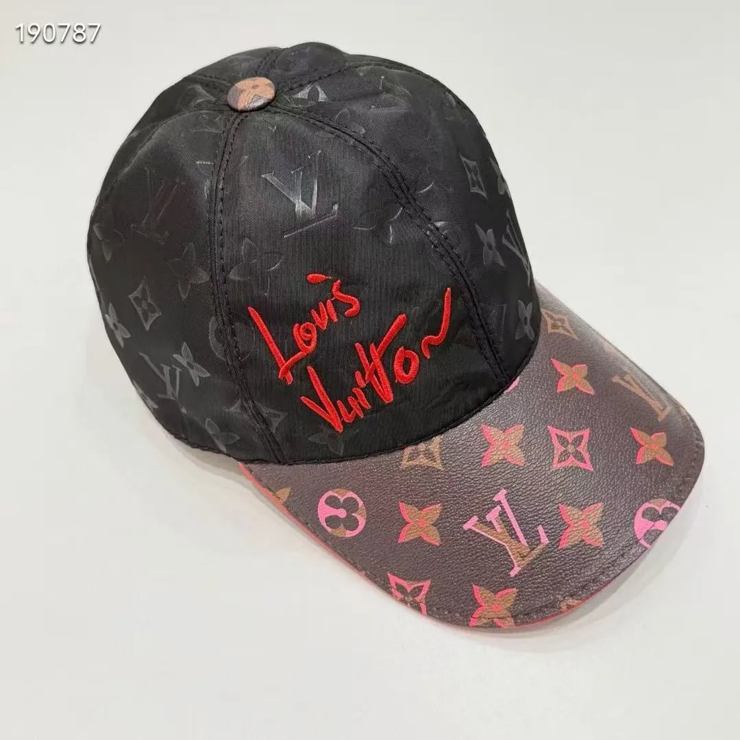 Gucci Hats Mixed baseball cap and bucket hat styles — 12