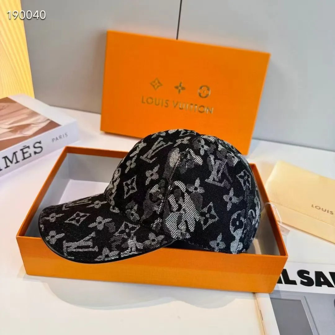 Gucci Hats Mixed baseball cap and bucket hat styles image 9