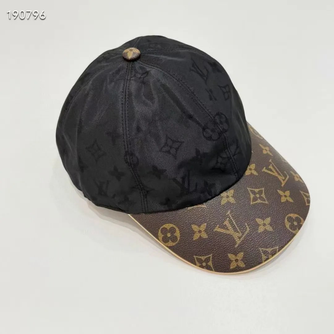 Gucci Hats Mixed baseball cap and bucket hat styles — 14