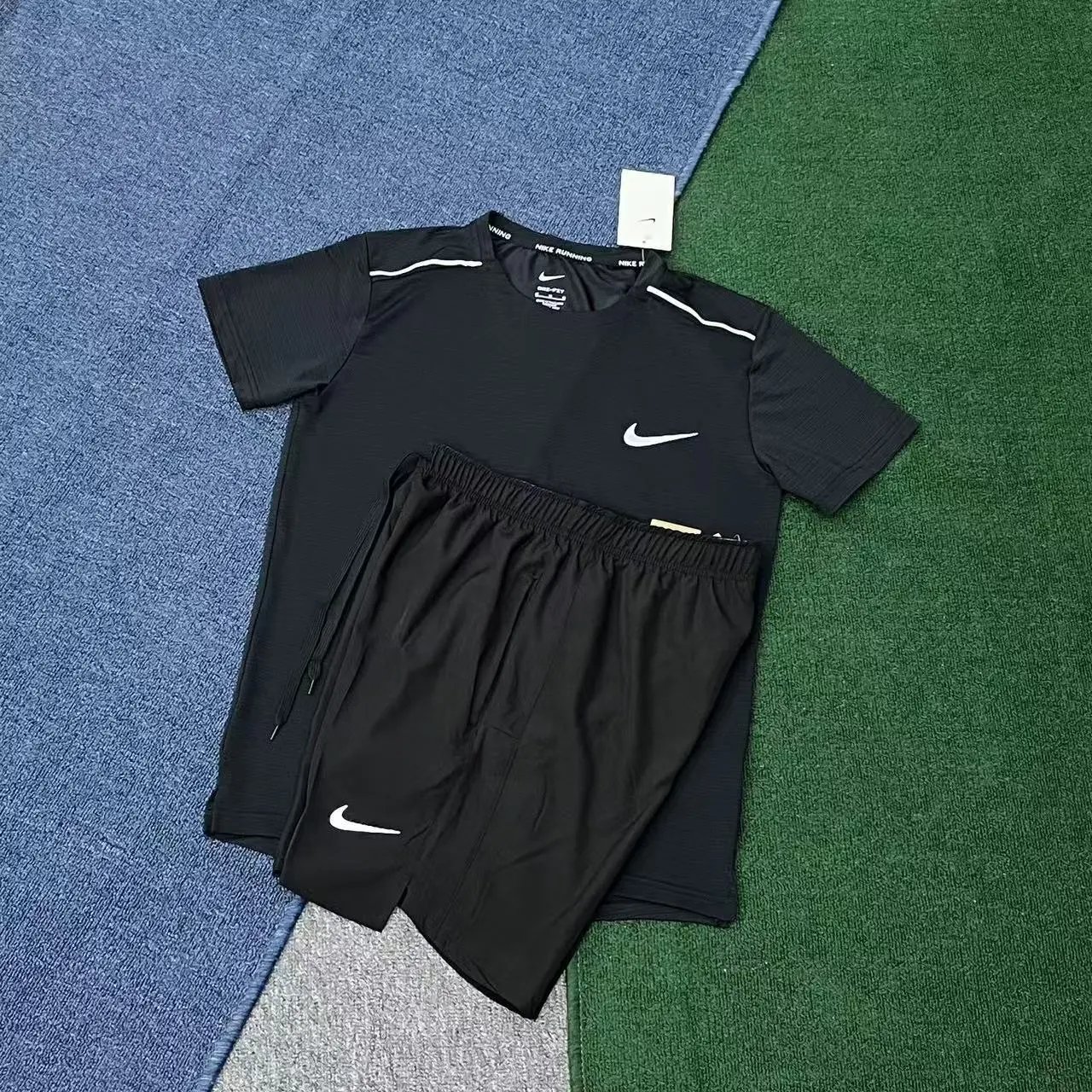 Nike Matching Sets Three-Piece Sportswear Set with Hooded Jacket, T-Shirt and Shorts — Black Short Sleeve Shorts Two-Piece Set