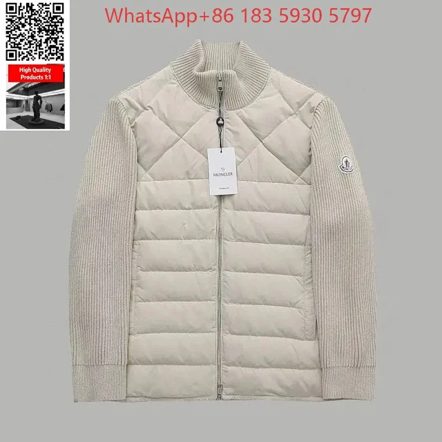 Moncler Mixed puffer jackets and tracksuit sets product detail image 4