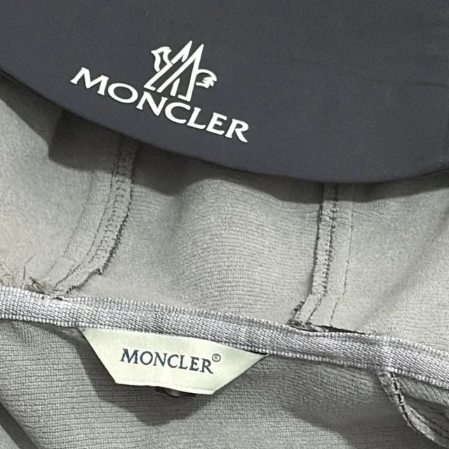 Moncler Mixed puffer jackets and tracksuit sets product detail image 15