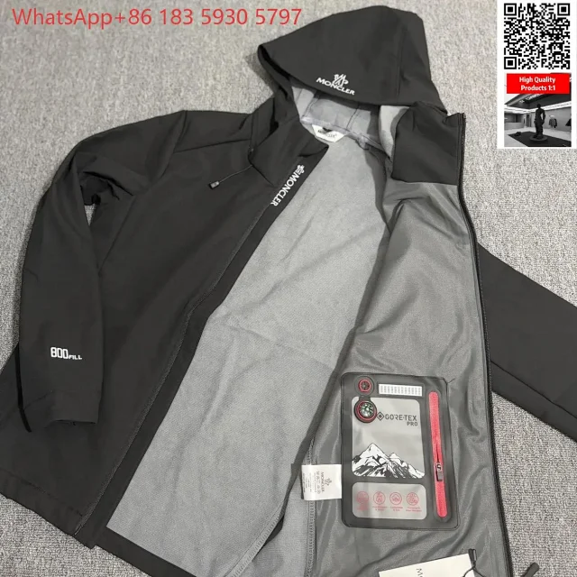Moncler Mixed puffer jackets and tracksuit sets product detail image 9