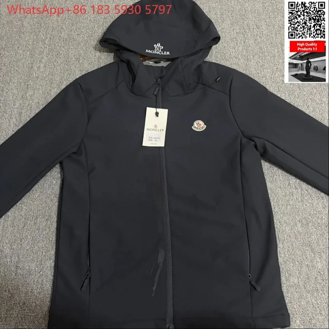 Moncler Mixed puffer jackets and tracksuit sets product detail image 10
