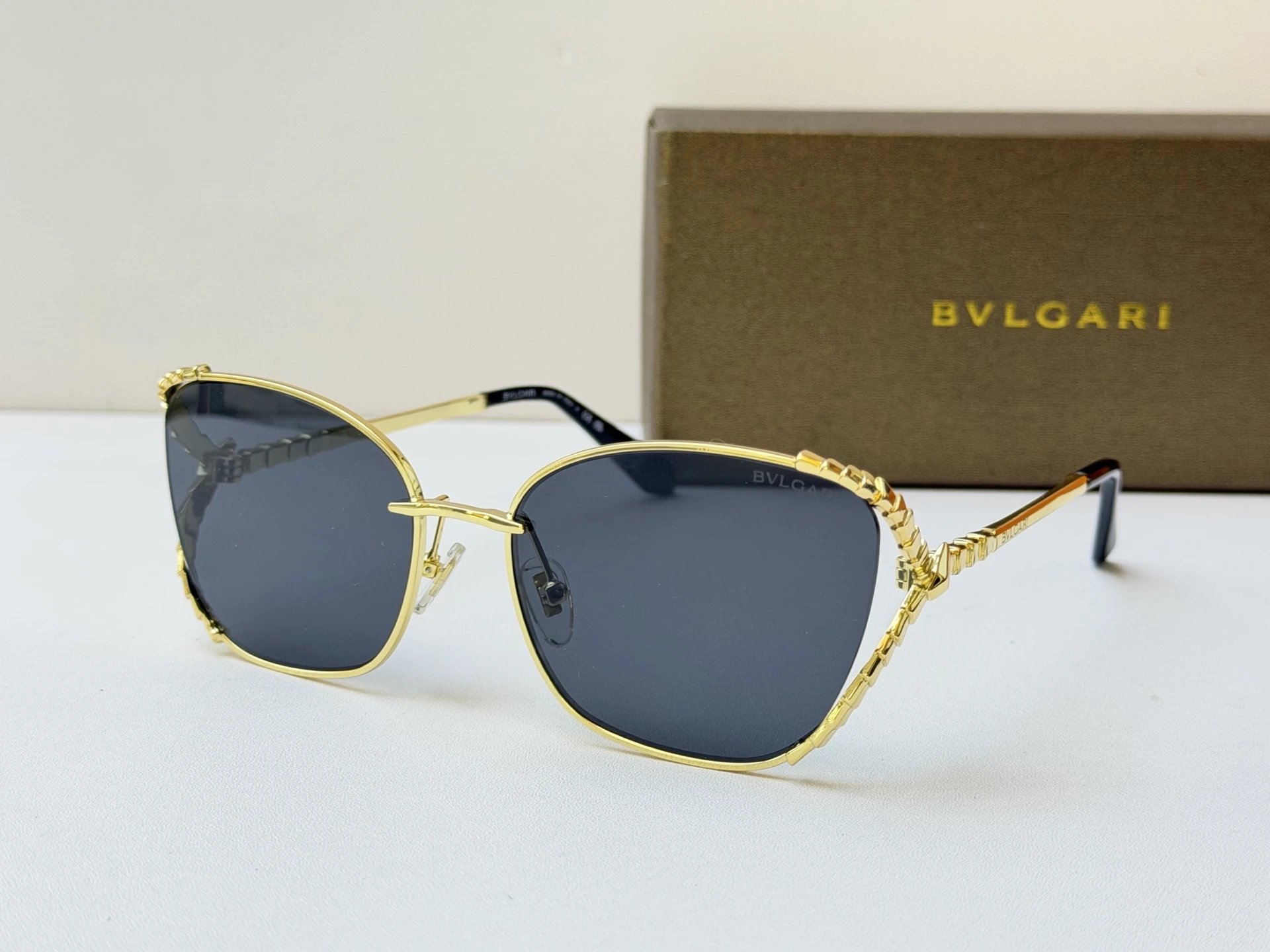 Bvlgari BV40081U Sunglasses 56-17-140 Ver.A — photo 2
