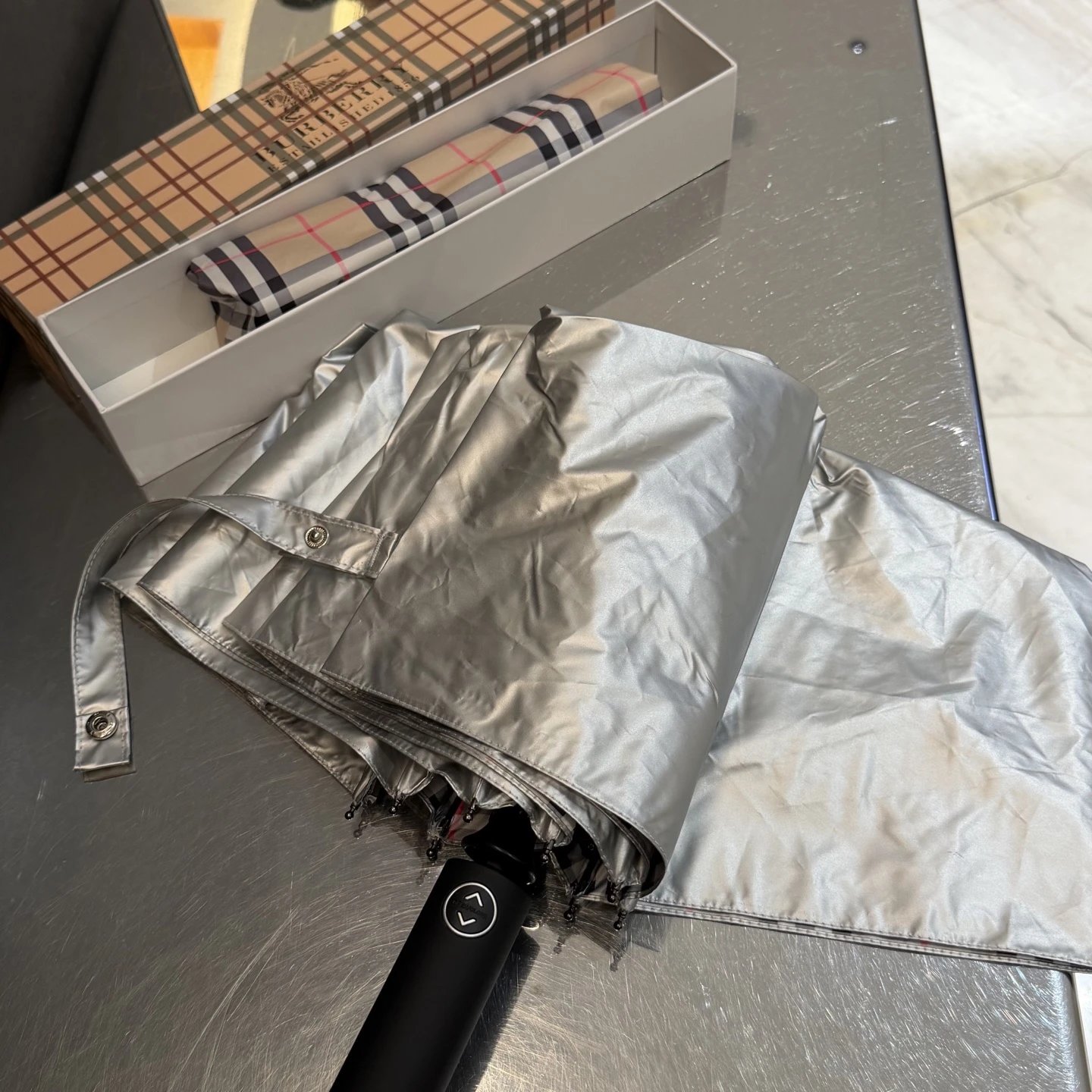 Burberry UV Protection Umbrella Ver.B — Photo 3
