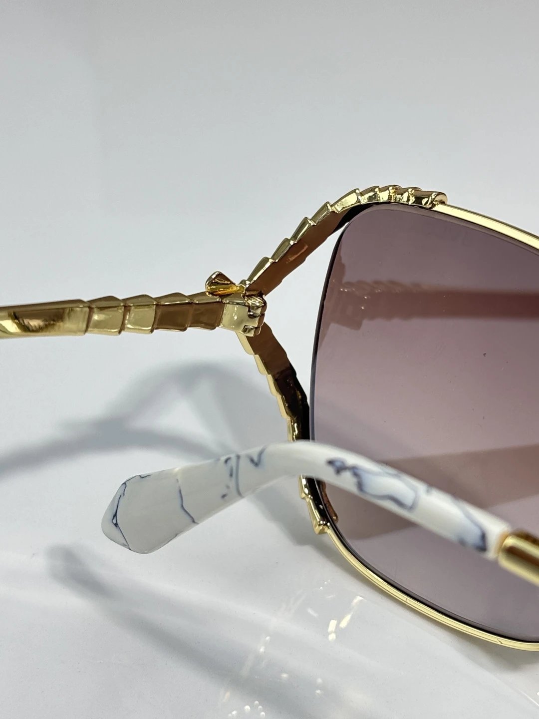 Bvlgari BV40081U Sunglasses 56-17-140 Ver.B — QC