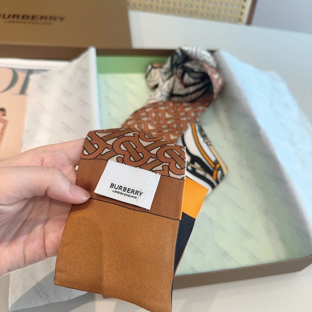Burberry Silk Hair Ribbon — Photo 4