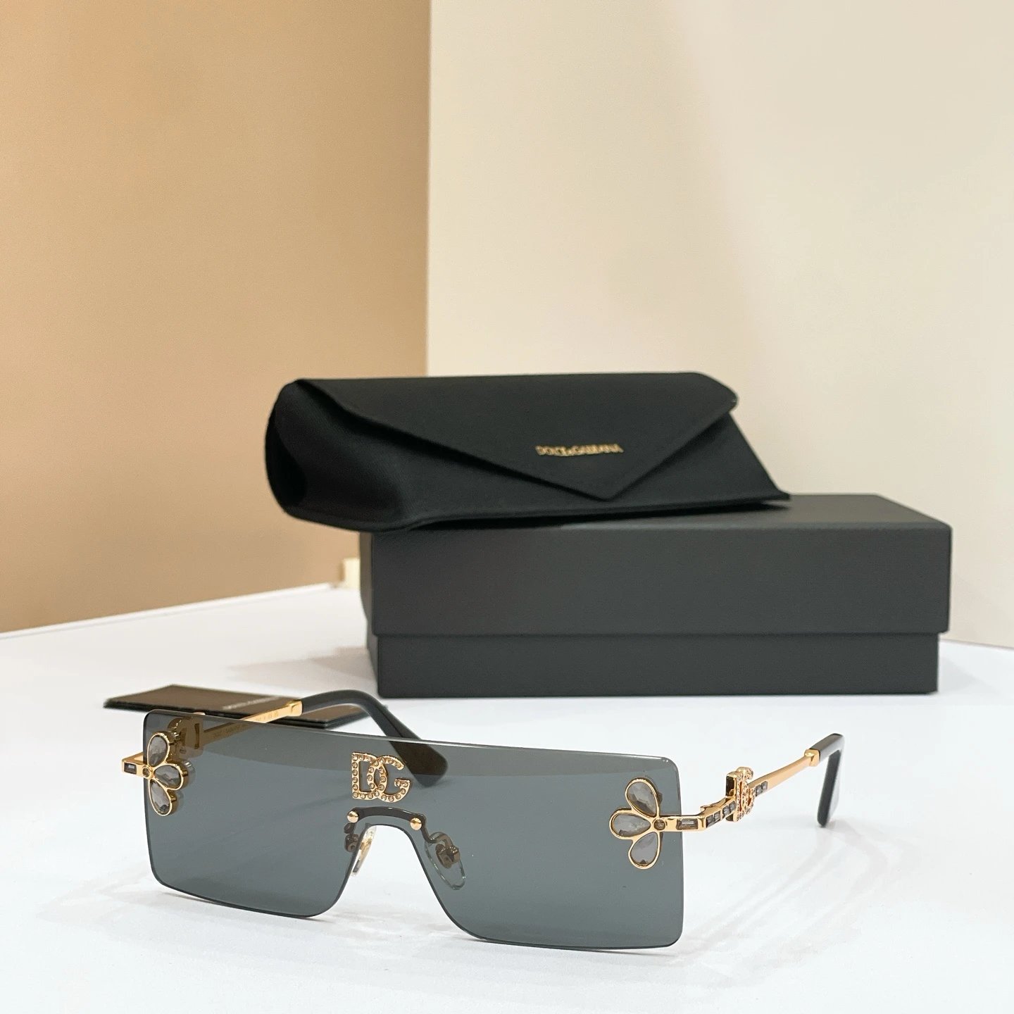 Dolce & Gabbana DG2208 Sunglasses Ver.B — photo 6