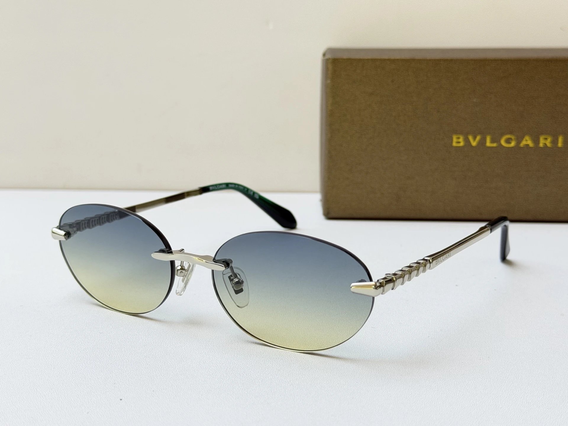 Bvlgari BV50070U Sunglasses 56-16-145 Ver.C — Zdjęcie 2
