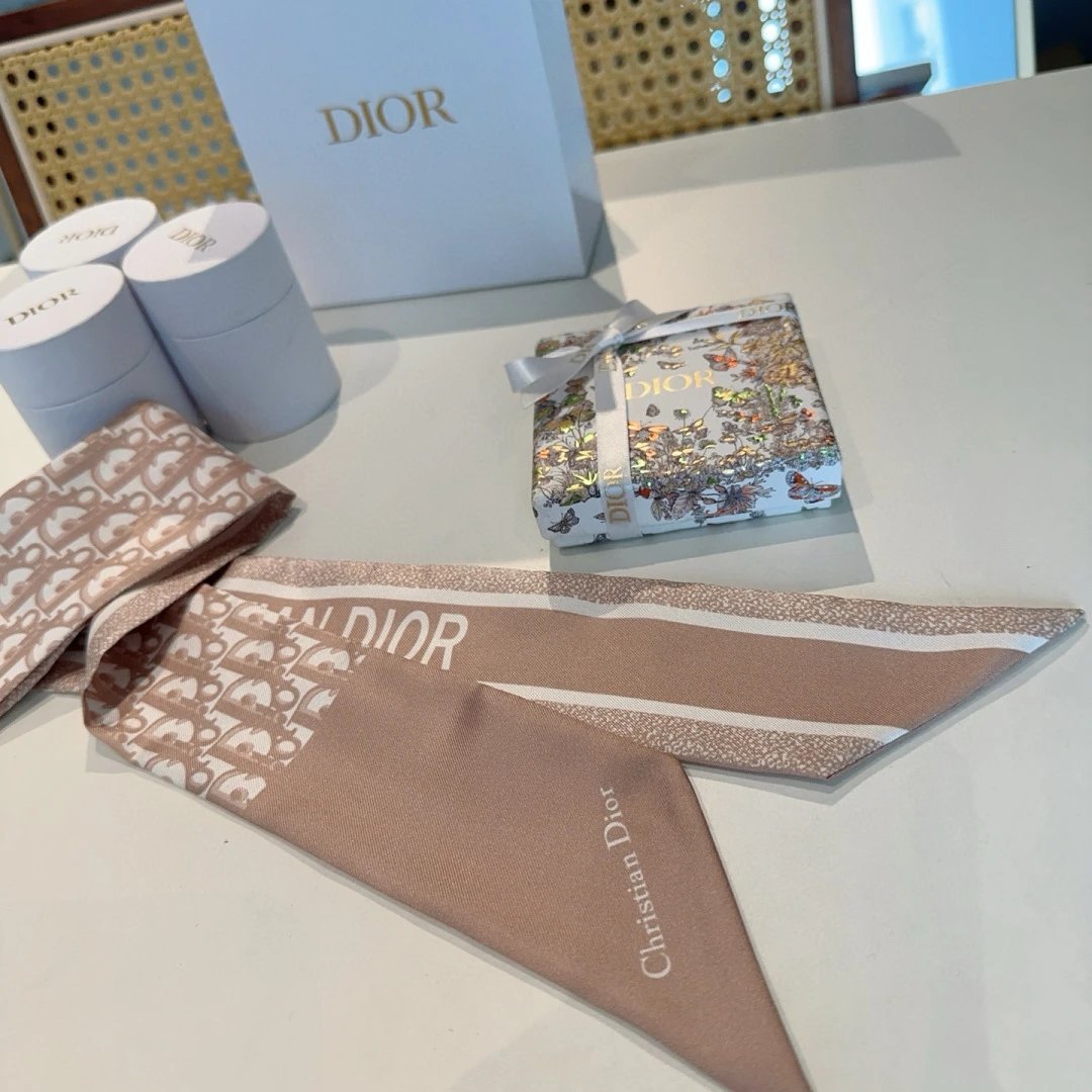Louis Vuitton Silk Hair Ribbon Ver.D — Zdjęcie 9