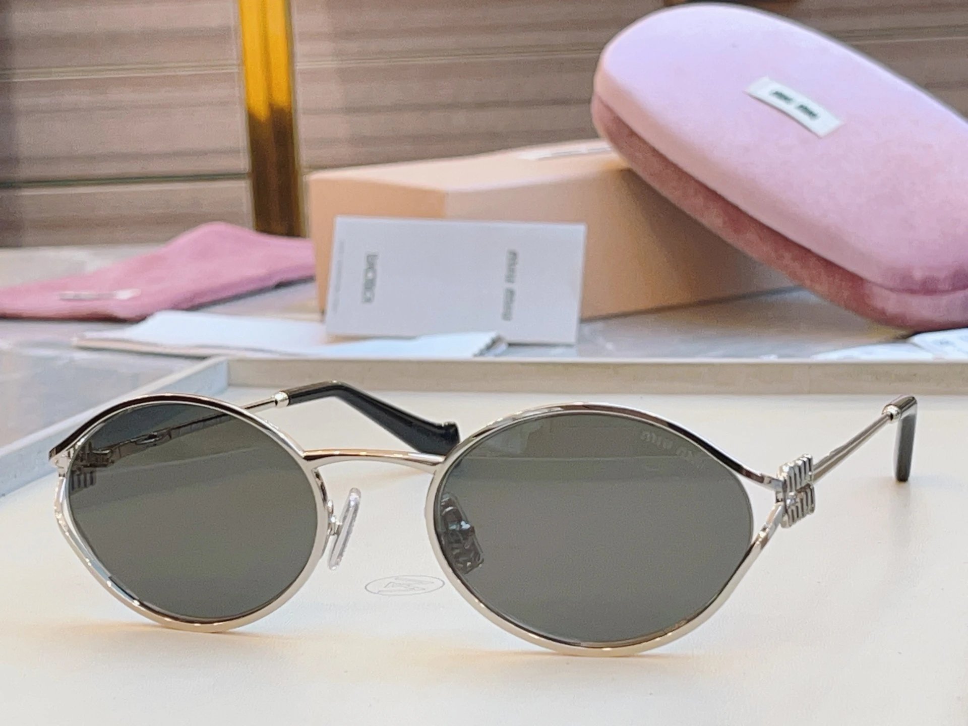 Miu Miu SMU 52Y Sunglasses 54-20-125 — photo 7