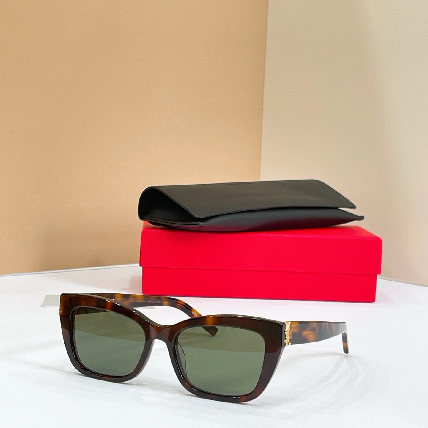 Saint Laurent Sunglasses Ver.A — photo 4