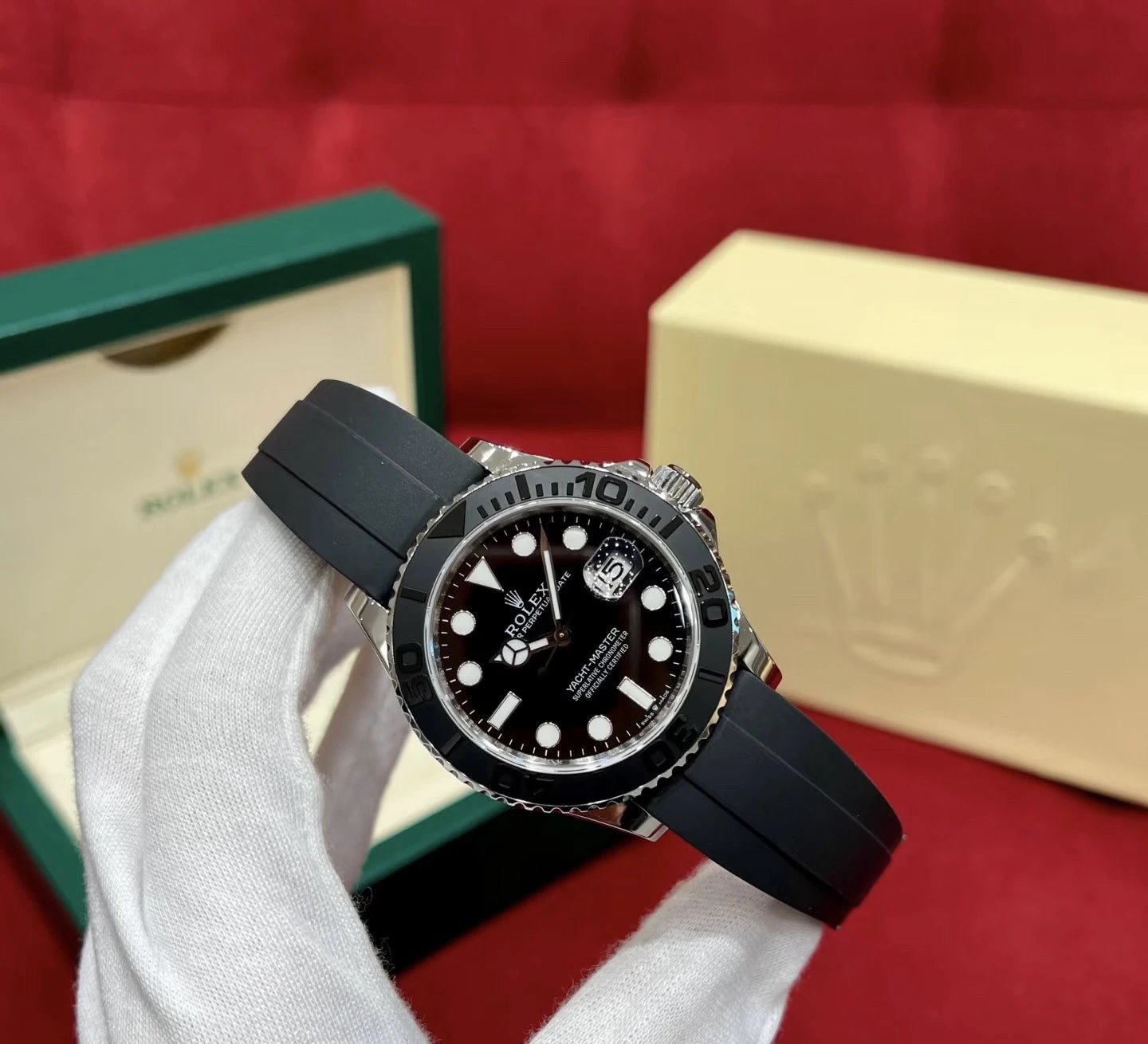 Reloj Rolex Yacht-Master con esfera negra y correa Oysterflex