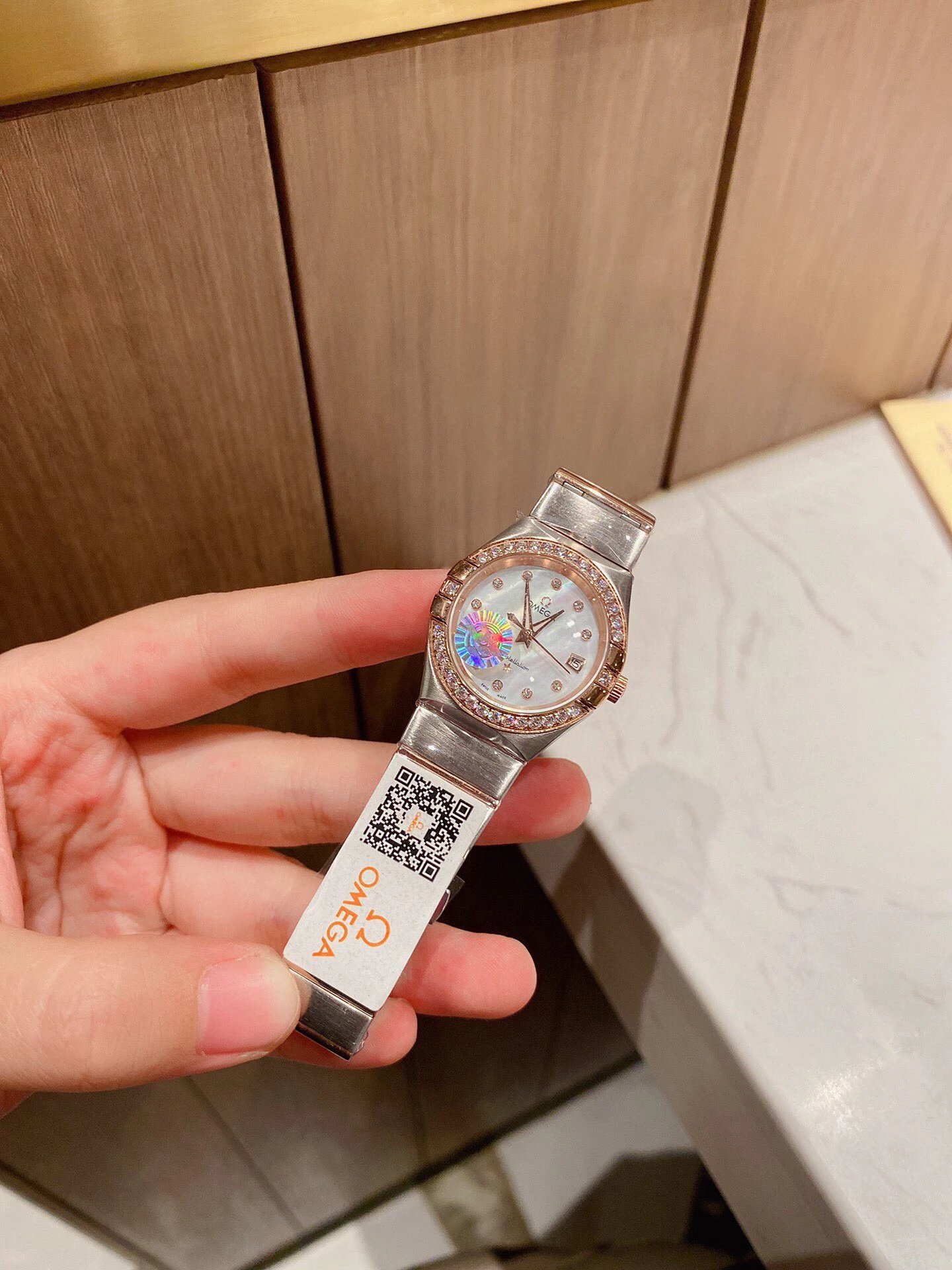 Tweekleurig Omega Constellation horloge met lunette bezet met stenen 27 mm Variant B