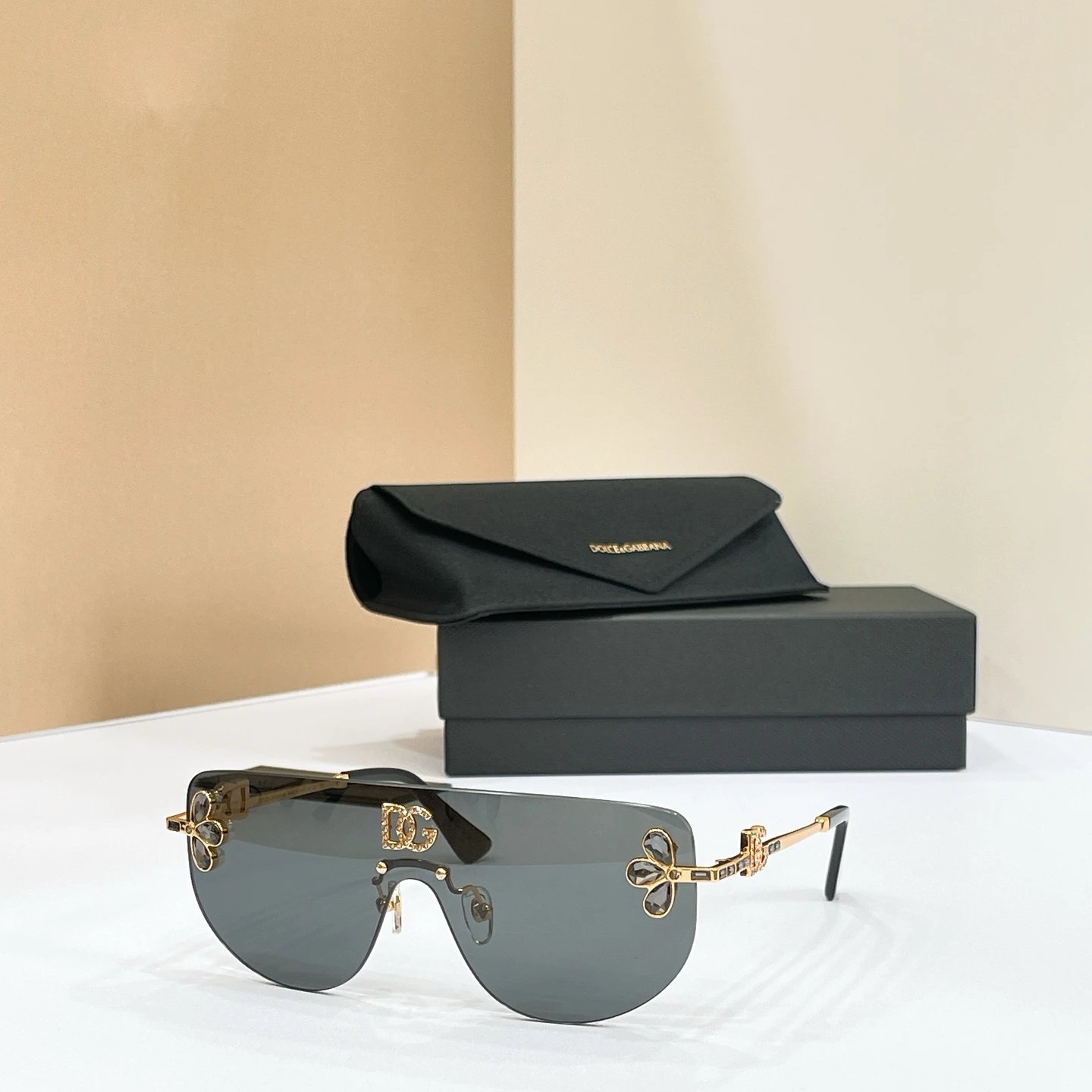 Dolce & Gabbana DG2207 Sunglasses Ver.B — photo 4