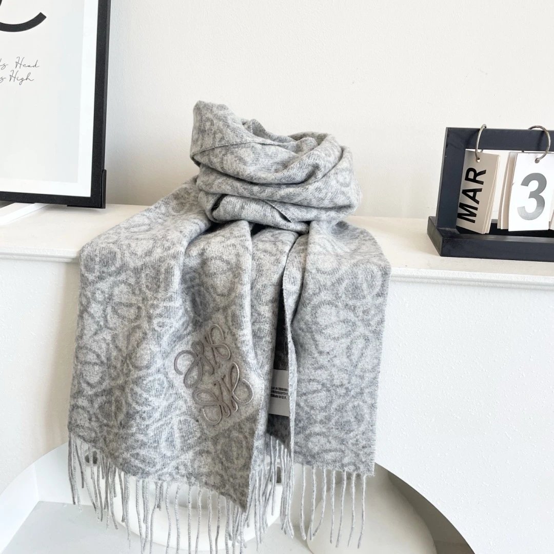 Loewe Cashmere Scarf Ver.D — Photo 9