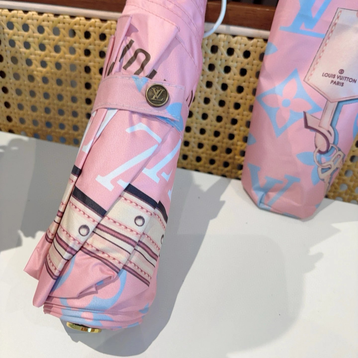 Louis Vuitton UV Protection Folding Umbrella Ver.I — Photo 3