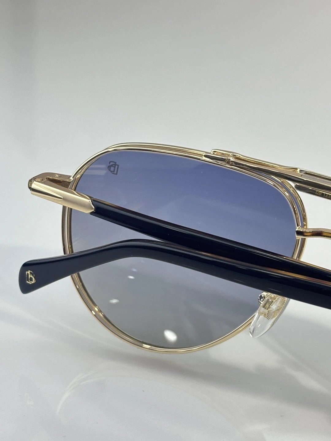 David Beckham DB 1238 Sunglasses Ver.A — photo 7