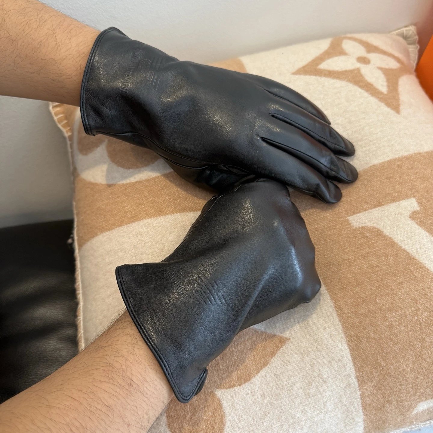 Armani Lambskin Cashmere Gloves Ver.B — Photo 4