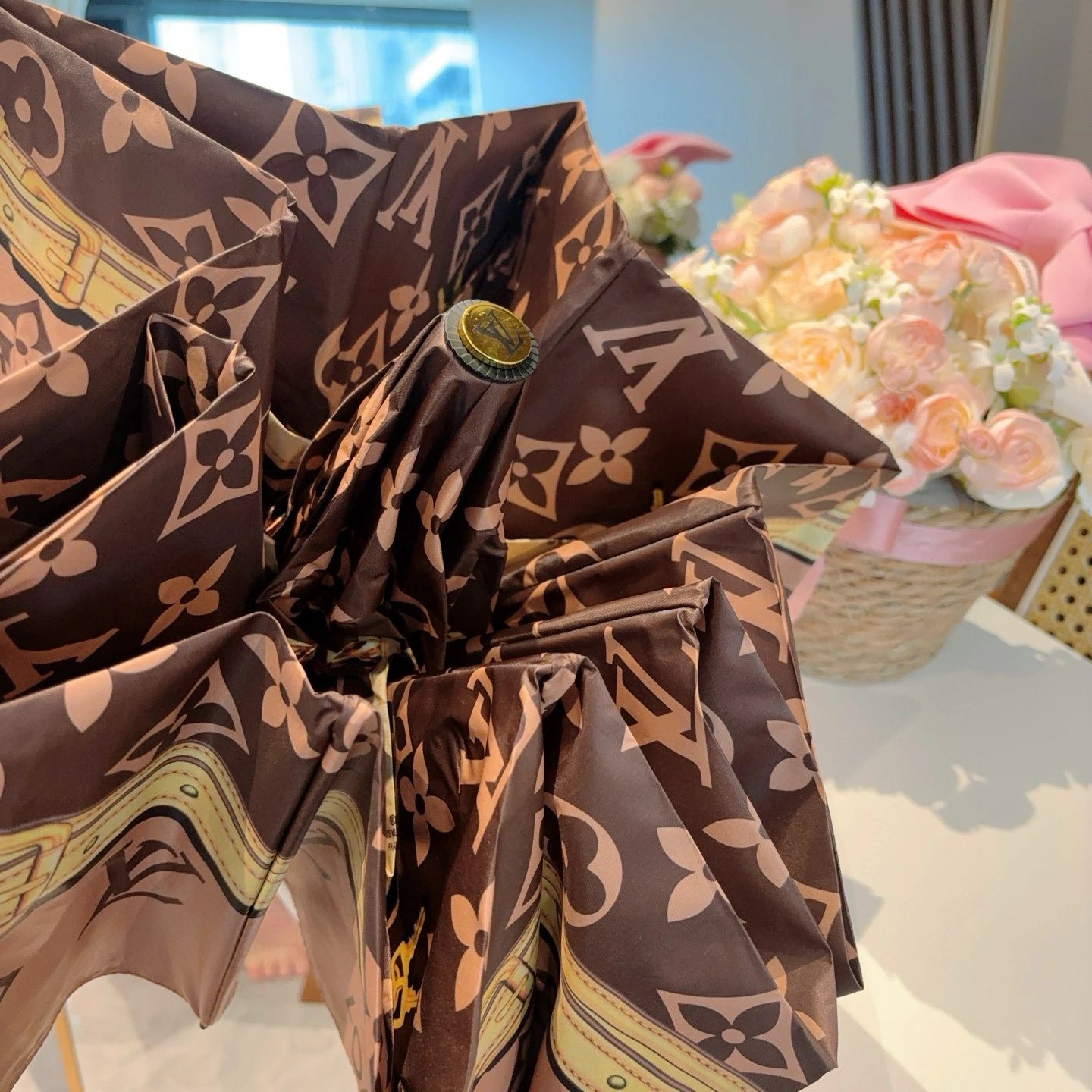 Louis Vuitton UV Protection Folding Umbrella Ver.J — Photo 6