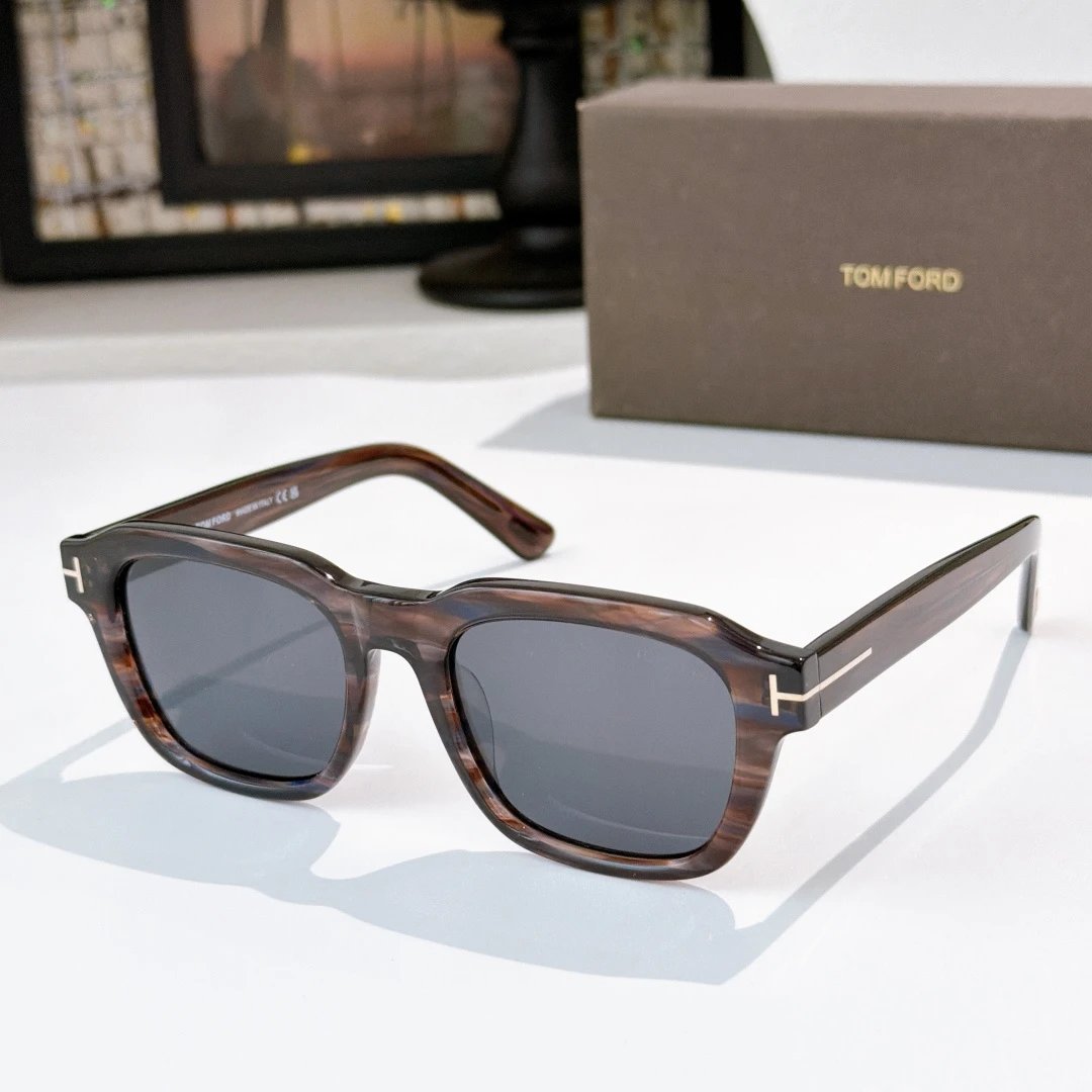 Tom Ford TF1226 Sunglasses 52-20-135 — photo 4