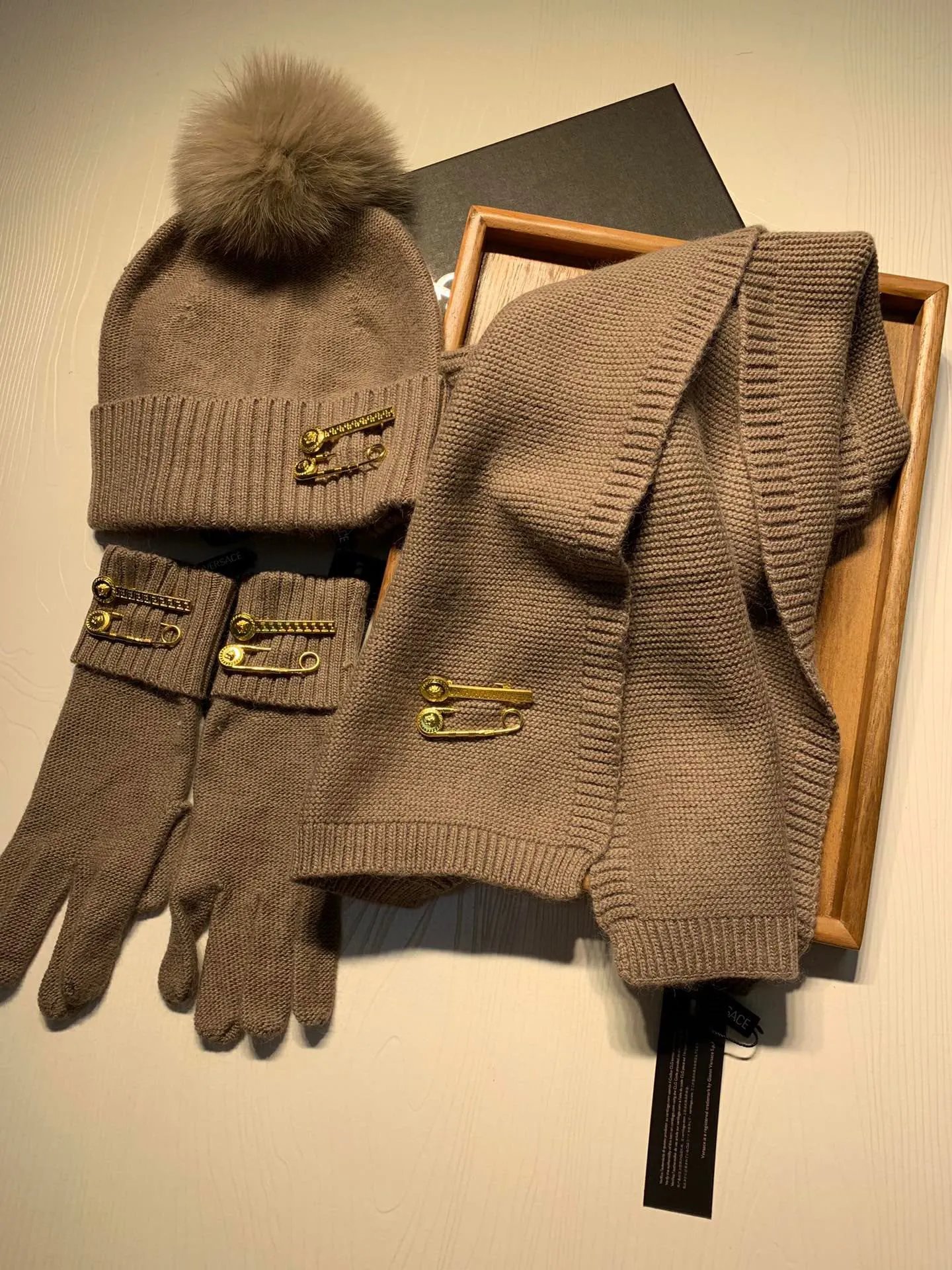 Versace Wool Rabbit Fur Scarf & Hat Set Ver.C — Photo 5