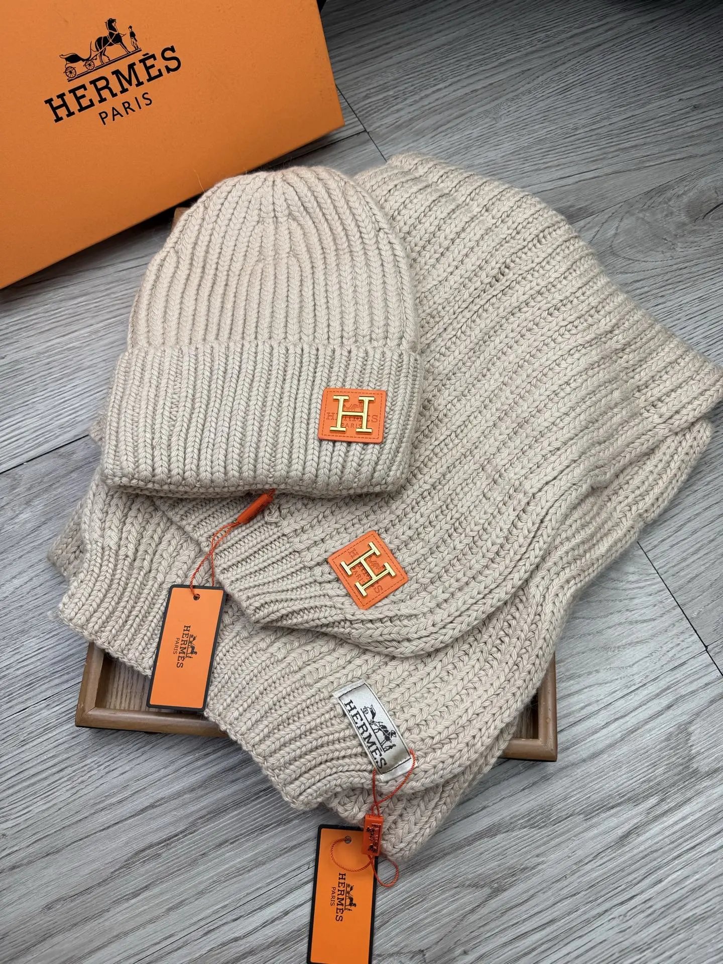 Hermes Wool Rabbit Fur Scarf & Hat Set Ver.C — Photo 4