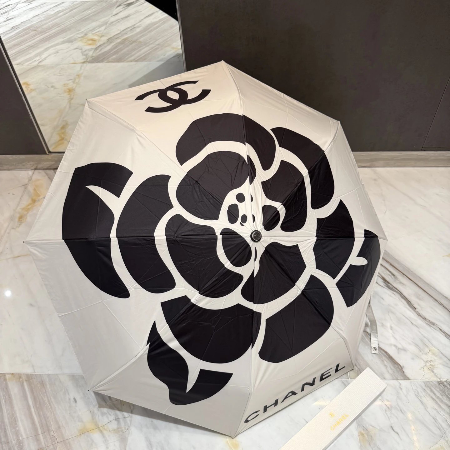 Chanel UV Protection Folding Umbrella Ver.L — Photo 9