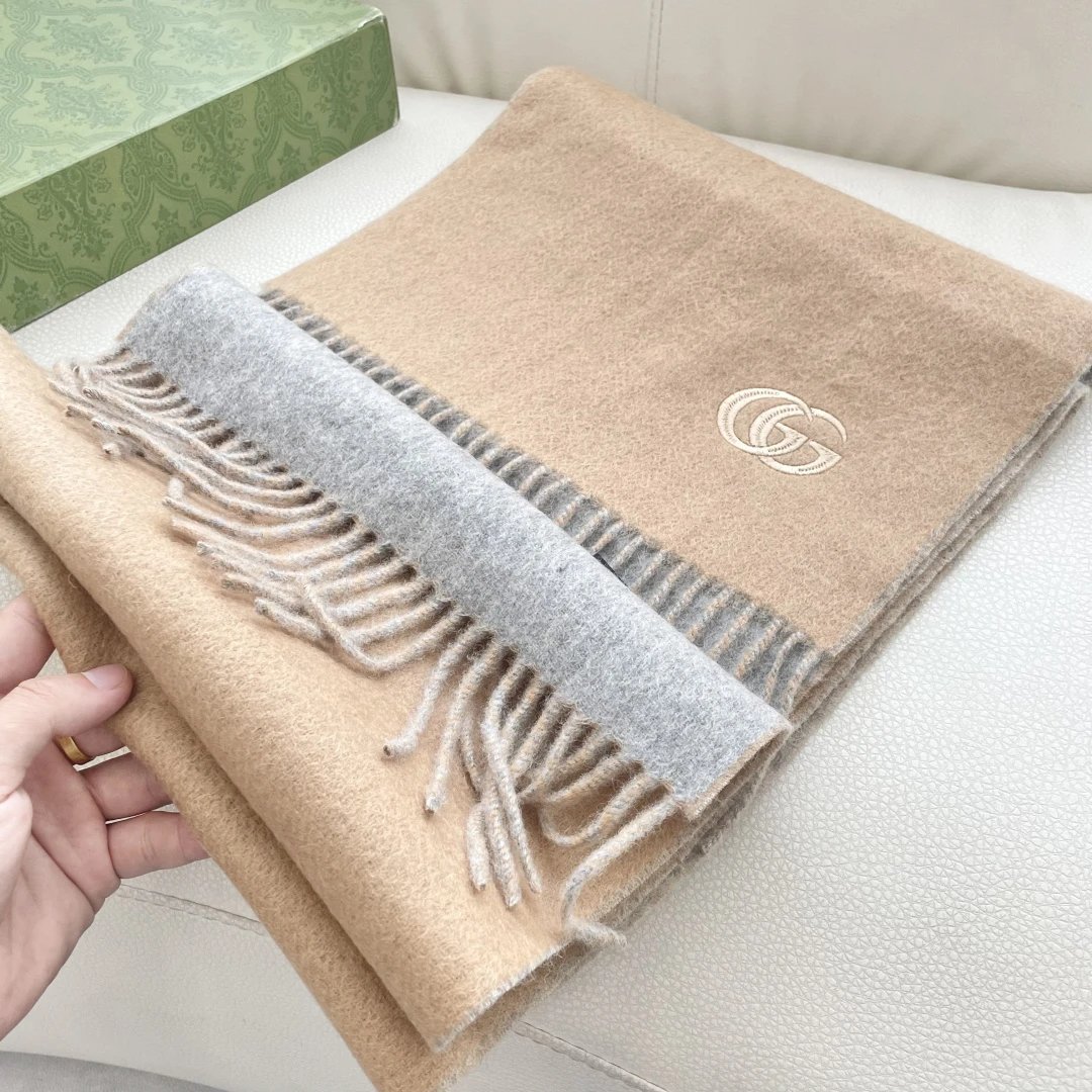 Fendi Cashmere Scarf Ver.B — QC
