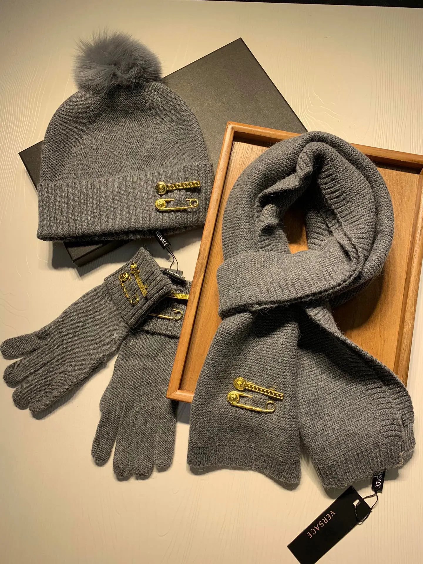Versace Wool Rabbit Fur Scarf & Hat Set Ver.B — Photo 7